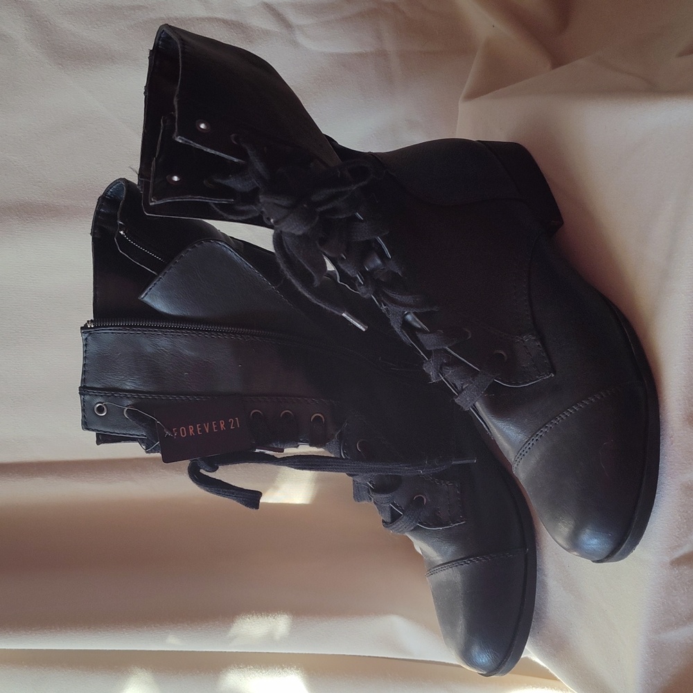 Black womens combat boots laceup